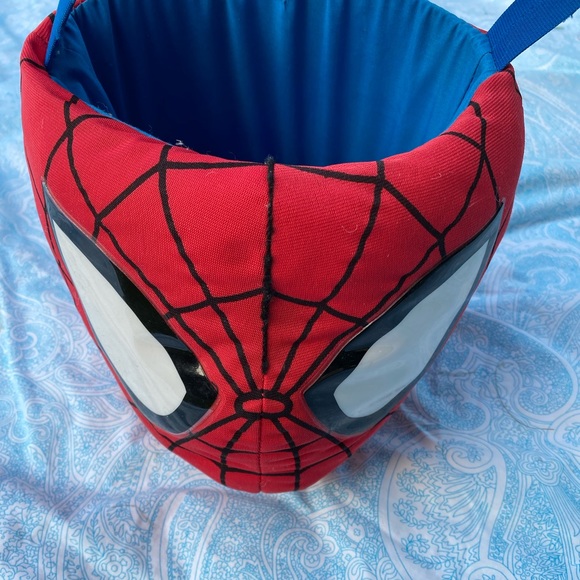 Trick or Treat 🎃 SpiderMan Basket - Picture 2 of 6